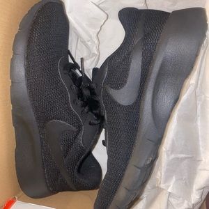 Nike Tanjun Size 1